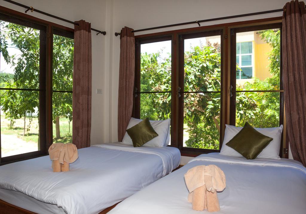 Sweet Honey Pranburi Hotel Sam Roi Yot Exterior photo