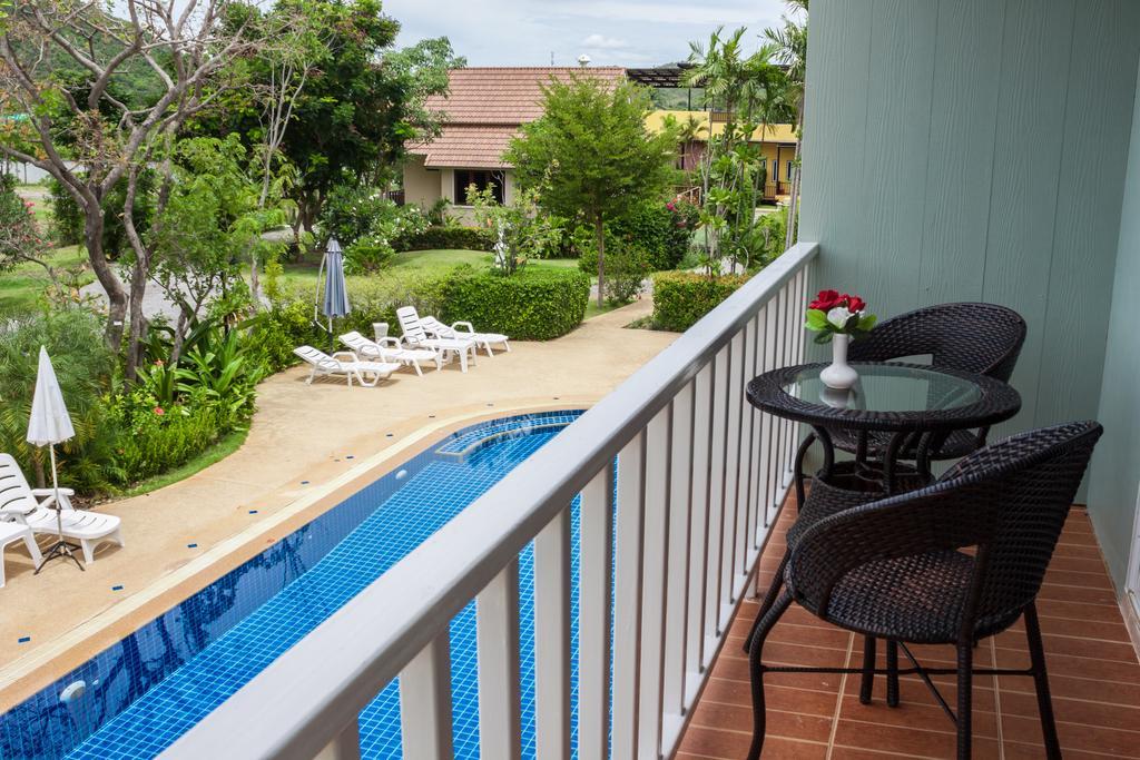 Sweet Honey Pranburi Hotel Sam Roi Yot Exterior photo